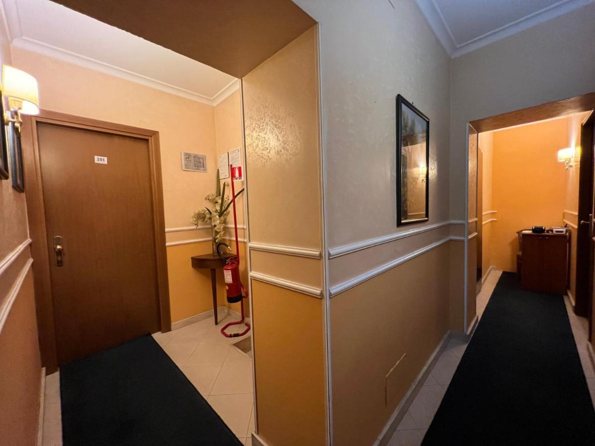 Baltik Guesthouse Рим Екстер'єр фото