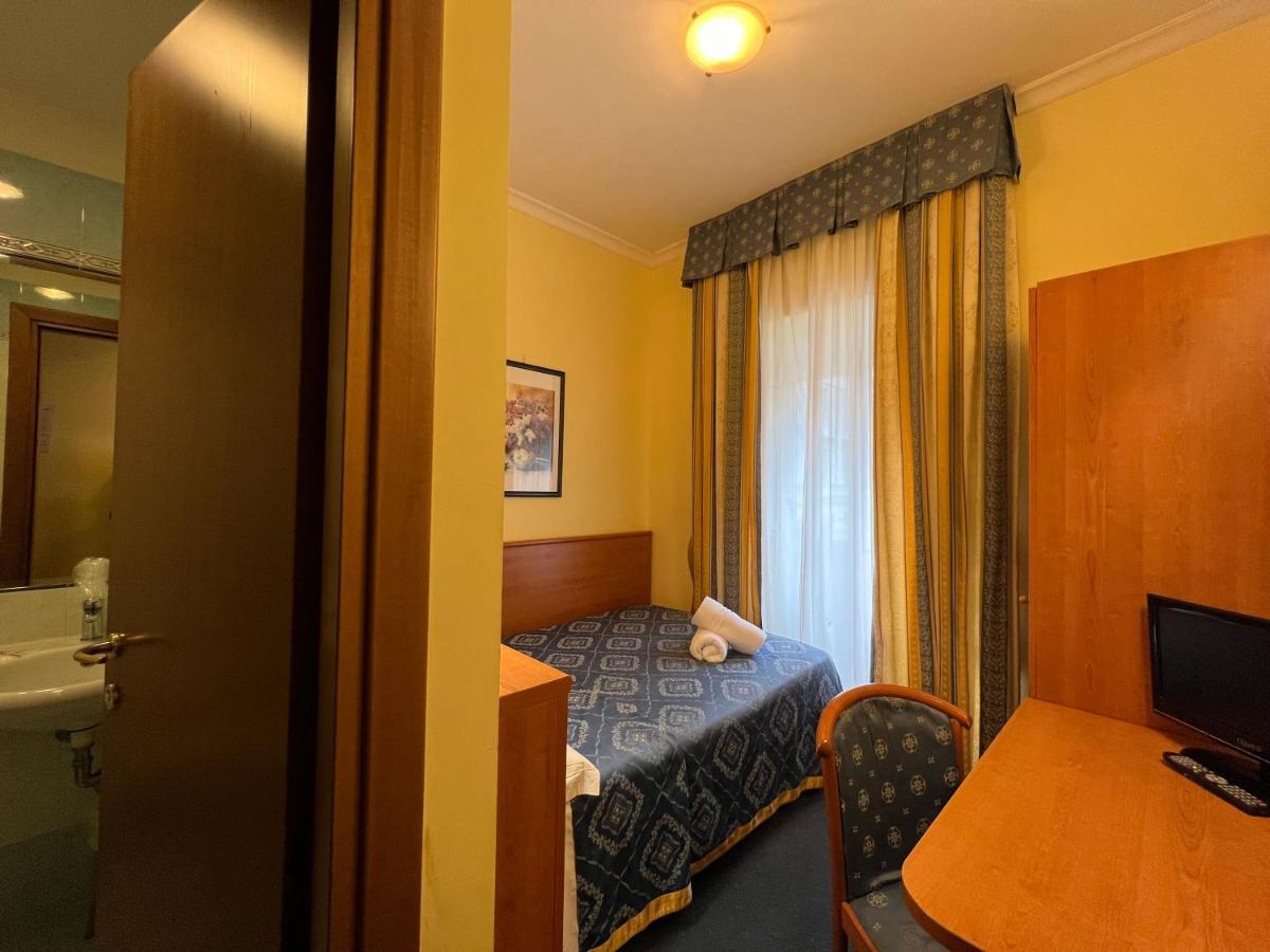 Baltik Guesthouse Рим Екстер'єр фото