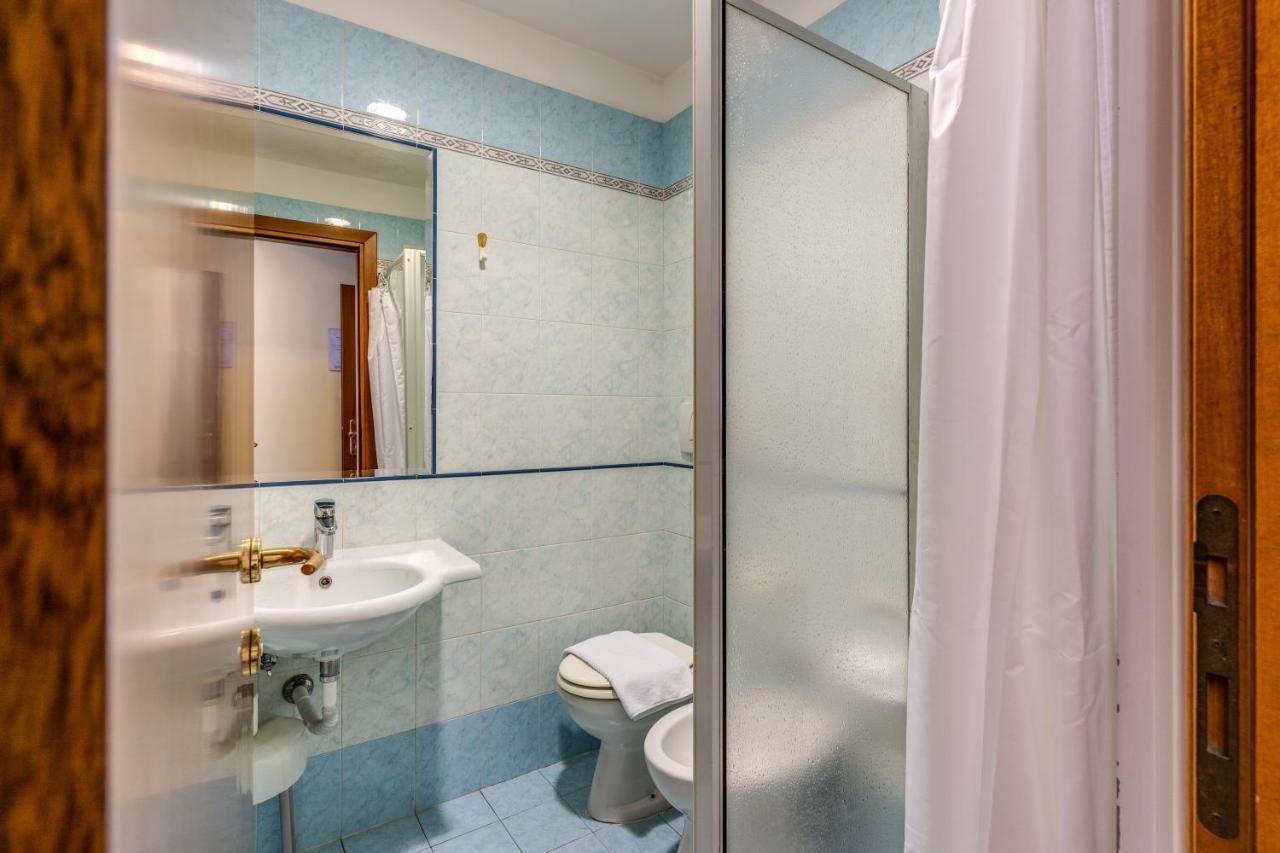 Baltik Guesthouse Рим Екстер'єр фото