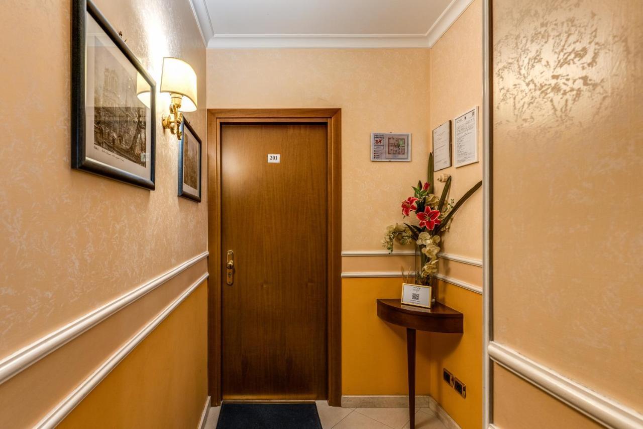 Baltik Guesthouse Рим Екстер'єр фото