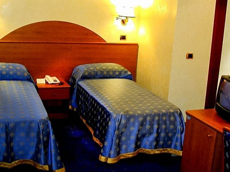 Baltik Guesthouse Рим Екстер'єр фото